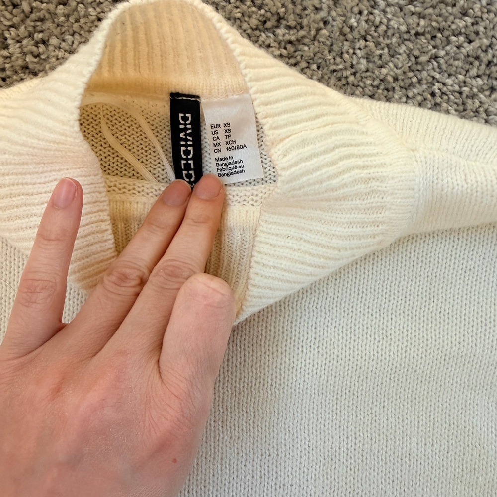 Divided Ribbed White Ribbed Sweater - Picture 3 of 3